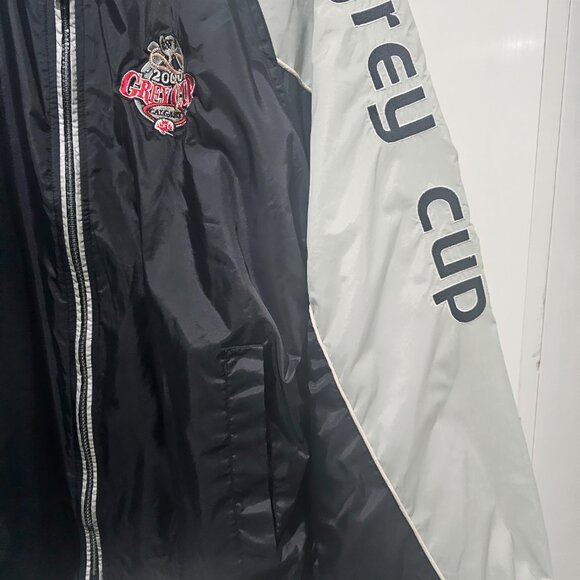 PUMA Gray and Black Jacket for men  Size XL - Picture 3 of 4